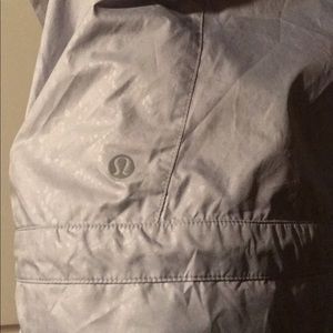 Lululemon grey windbreaker